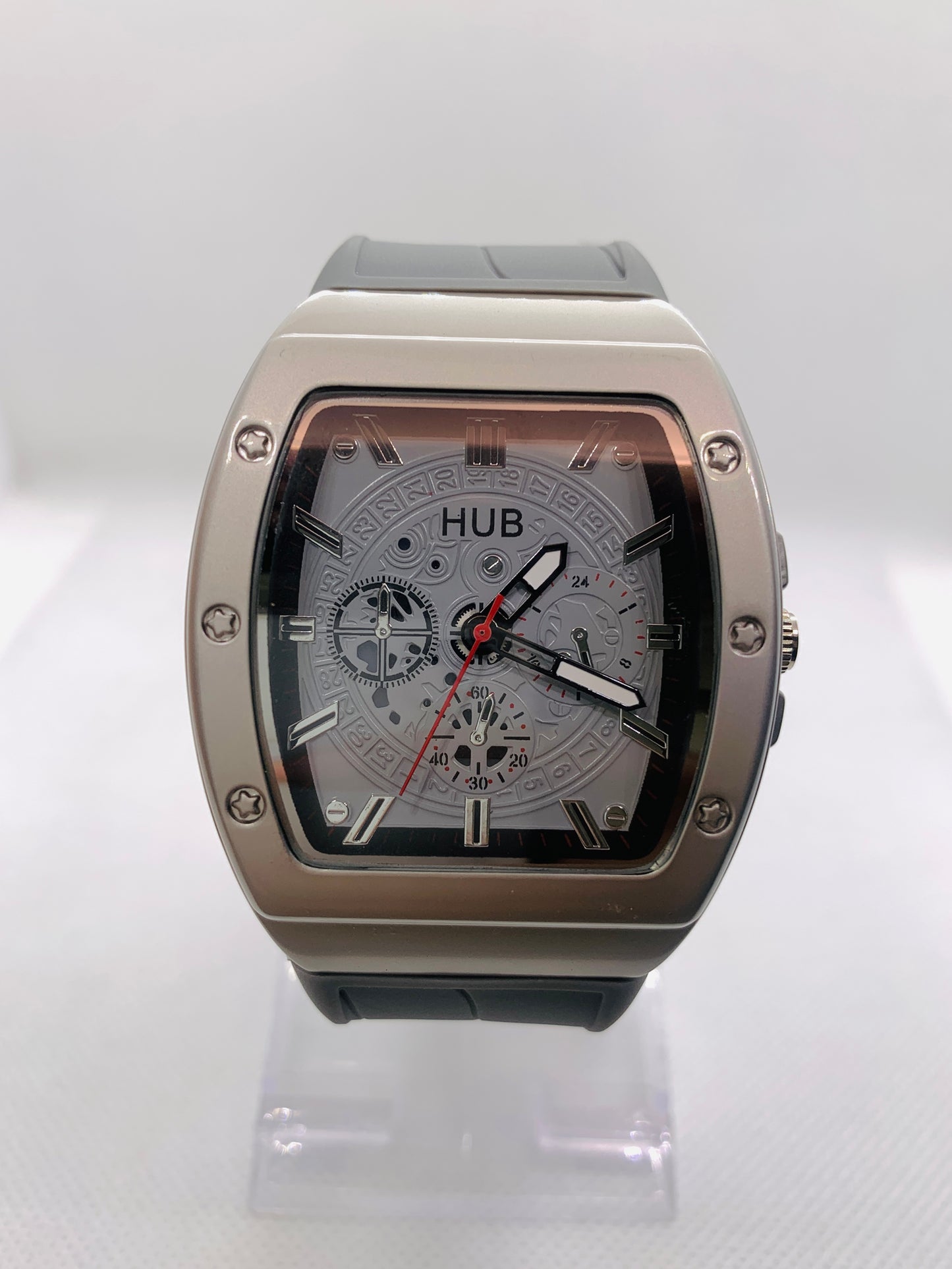 Modern Silver Skeleton Men’s Watch — Sporty Silicone Strap