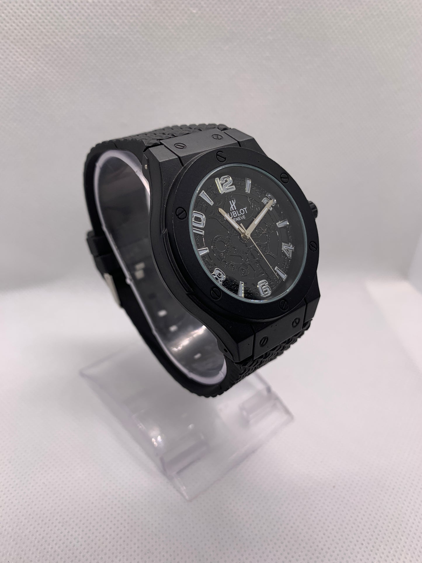 Premium Black Luxury Analog Watch – Bold Design with Rubber Strap