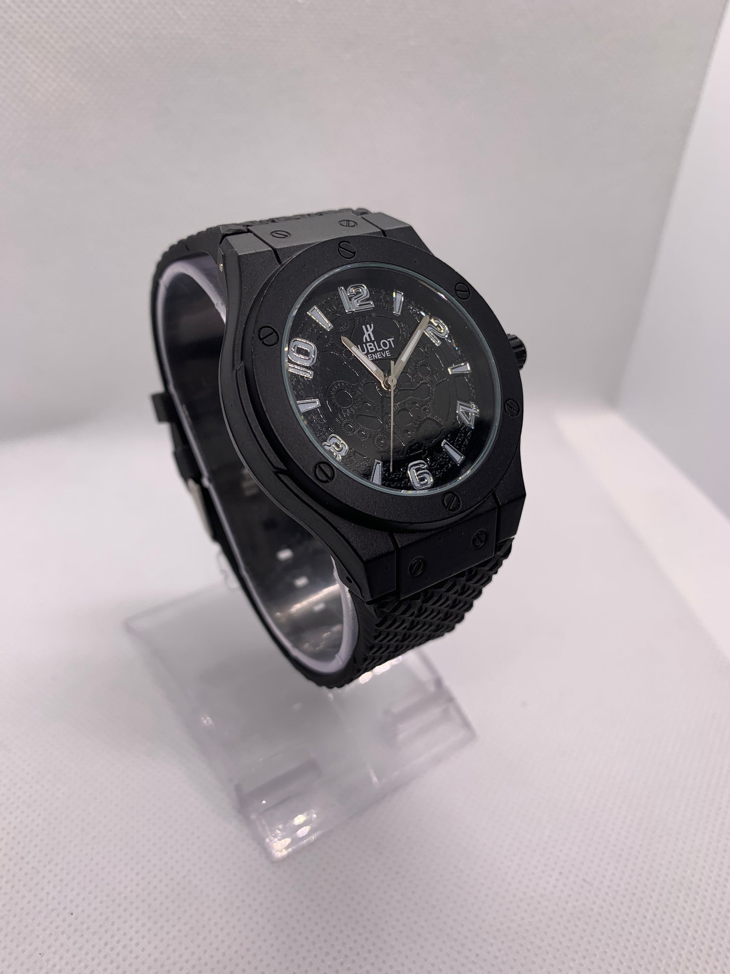 Premium Black Luxury Analog Watch – Bold Design with Rubber Strap
