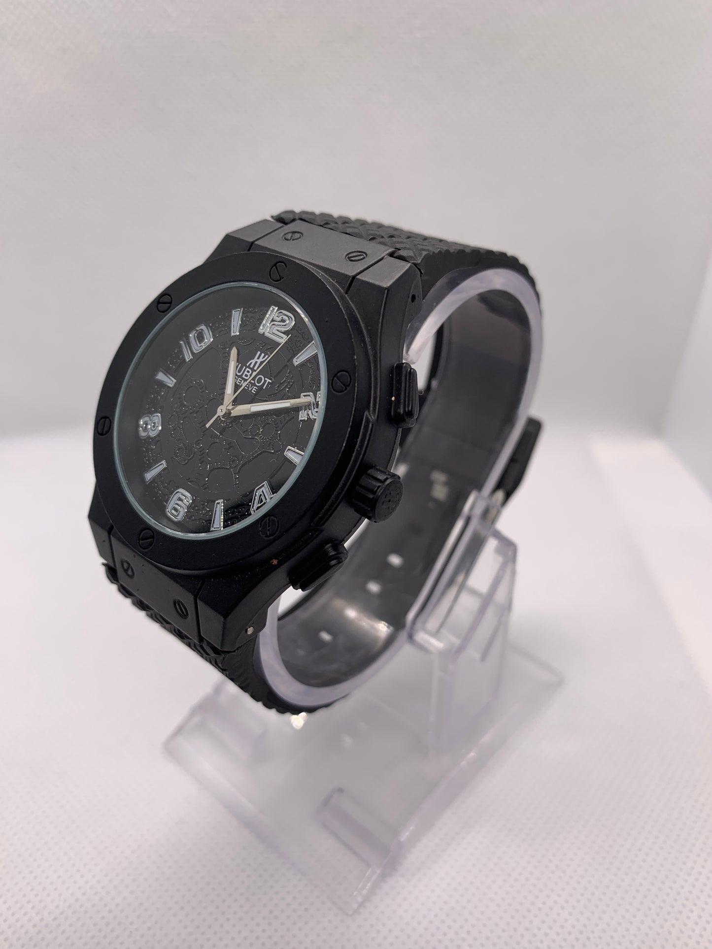Premium Black Luxury Analog Watch – Bold Design with Rubber Strap